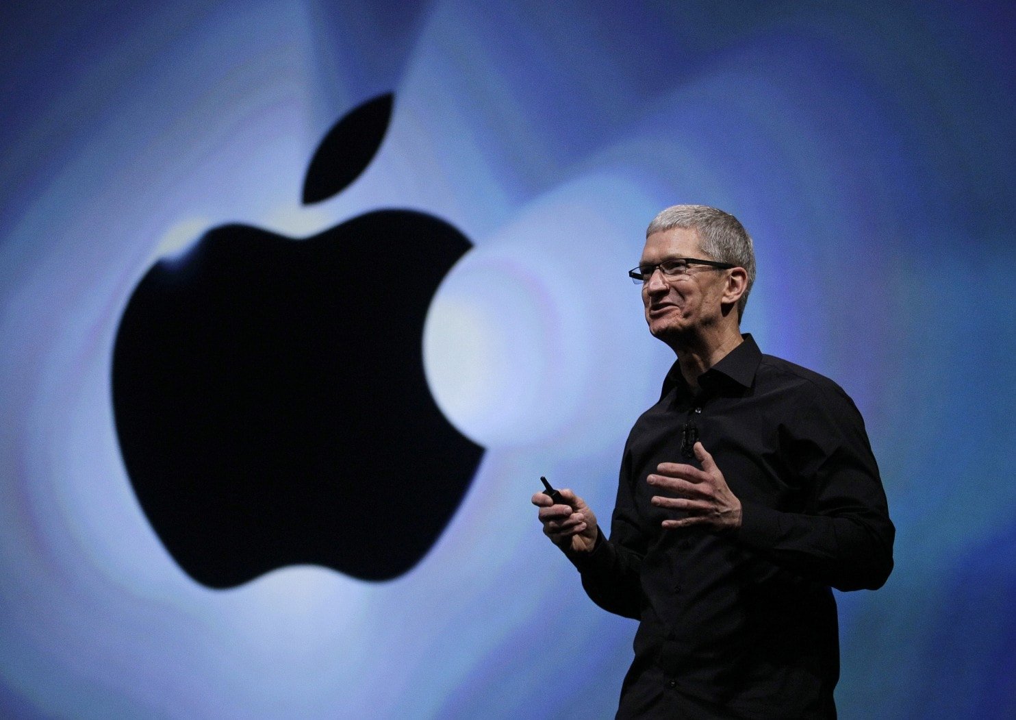 Tim Cook sul palco durante un evento Apple
